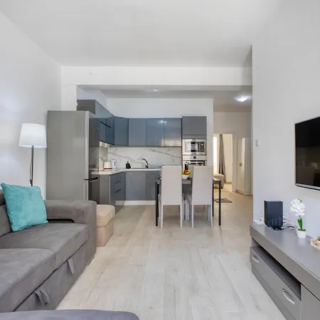 Апартаменты The Apateu Сент-Полс-Бей