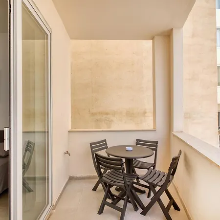 The Apateu * Сент-Полс-Бей