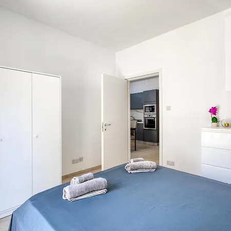 The Apateu Σεντ Πόλς Μπέι