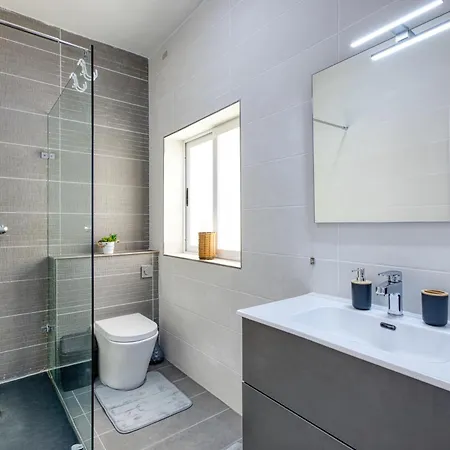 The Apateu Apartment