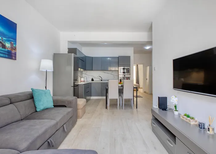 Апартаменты The Apateu Сент-Полс-Бей