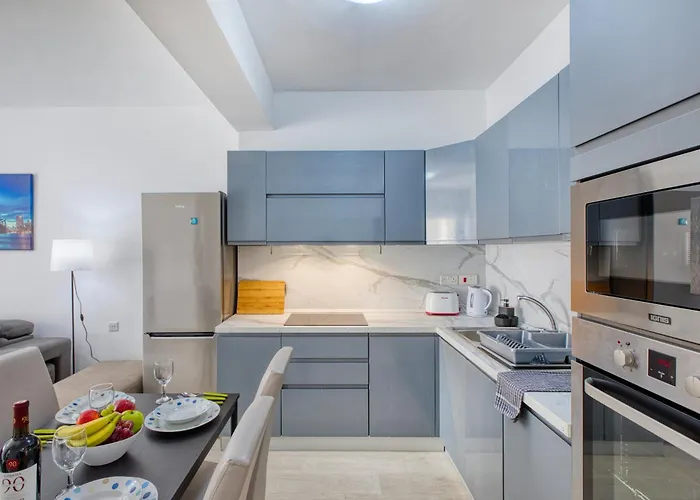 Апартаменты The Apateu Сент-Полс-Бей