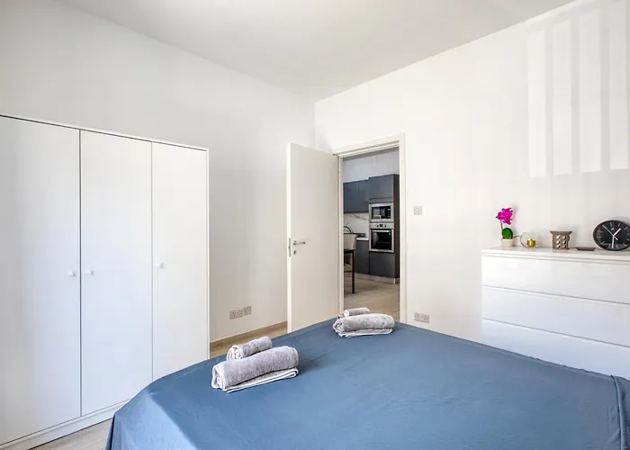 The Apateu Сент-Полс-Бей