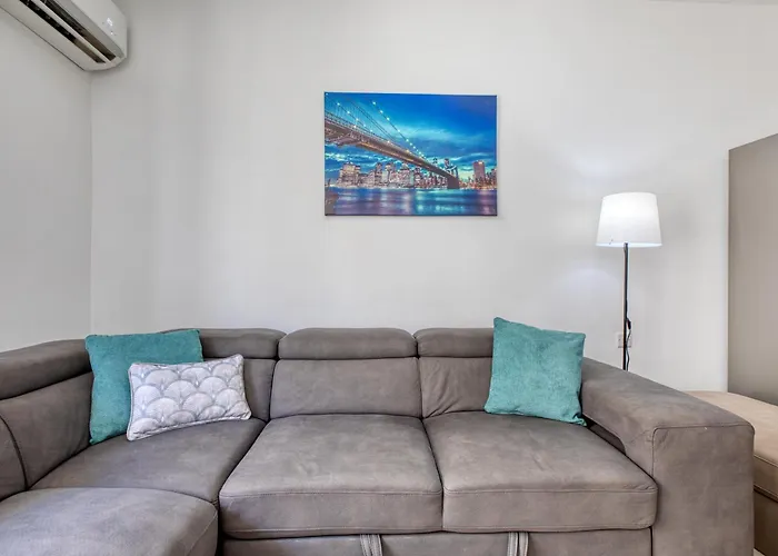 The Apateu * Сент-Полс-Бей