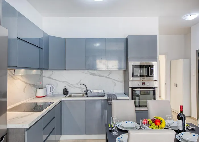 The Apateu Апартаменты Сент-Полс-Бей